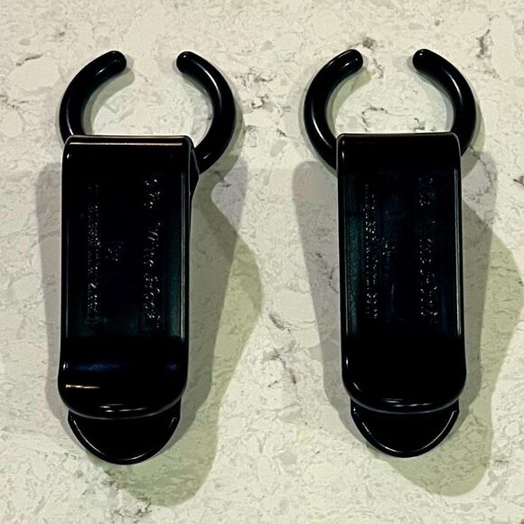 *3/$20* Wine hook for outdoor chairs in black, new without tags, set of 2 - Picture 5 of 6